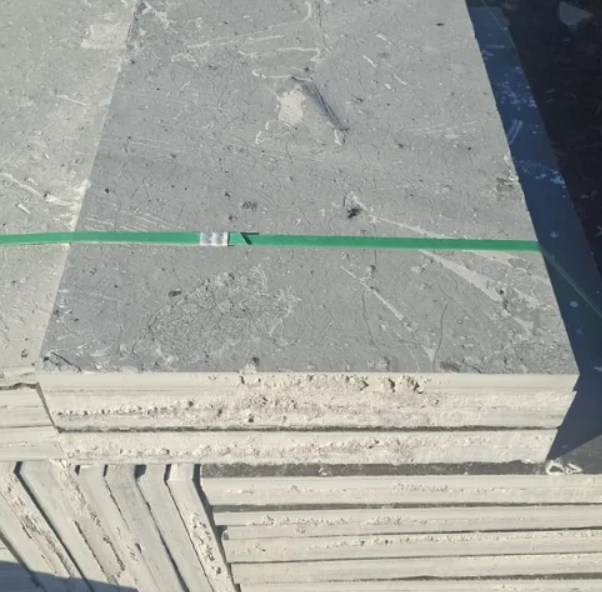 Pallet de pisadas de ardósia cinza natural 100x50cm com 2,5cm de espessura